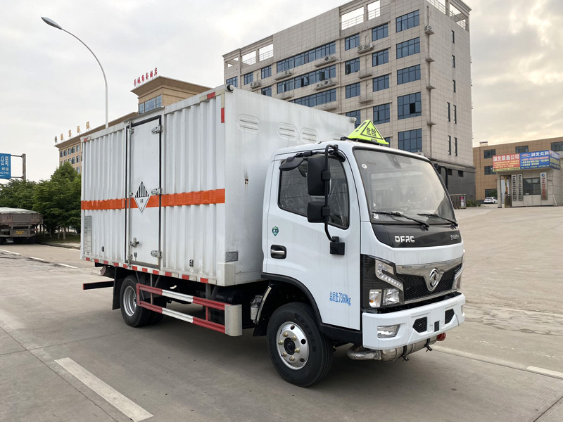 雜項危險物品廂式運(yùn)輸車，廂式運(yùn)輸車，楚勝汽車集團(tuán)