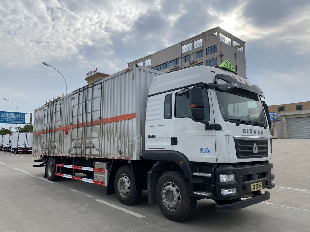 易燃液體廂式運(yùn)輸車，廂式運(yùn)輸車，楚勝汽車集團(tuán)